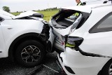 Wypadek na krajowej ósemce w Kobierzycach. Zderzyło się 5 samochodów, jedna osoba została ranna. Zobaczcie zdjęcia