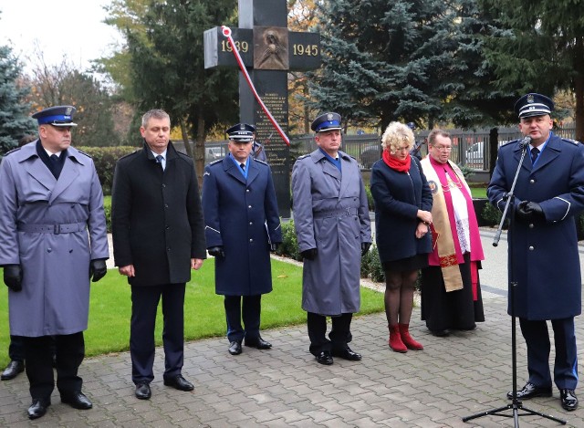 Otwarcie pomnika upamiętniającego pomordowanych policjantów na wschodzie.