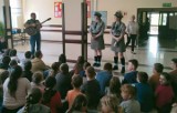 Uczniowie szkoły w Wielgusie już wiedzą, co trzeba zrobić, aby zostać harcerzem. Niektórzy z nich pewnie zasilą szeregi Żywiołów