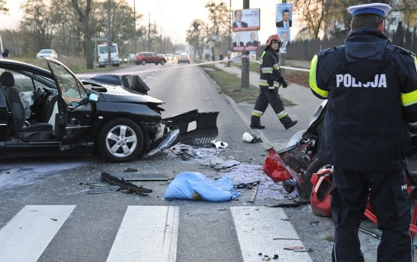 Dwoje kierowców trafiło do szpitala po wypadku, do jakiego...