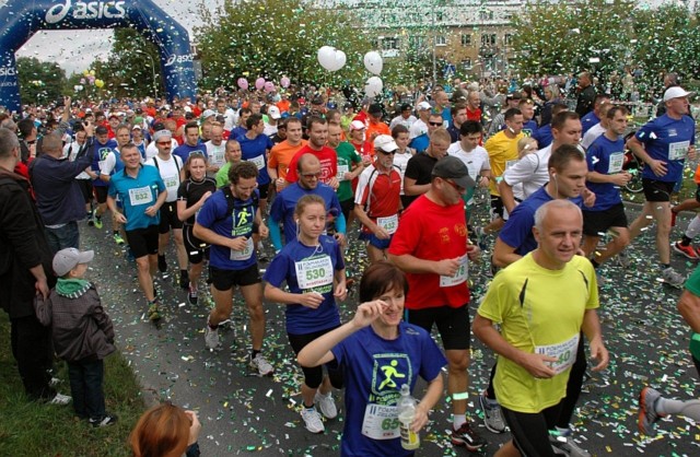 W niedzielnym półmaratonie w Zielonej Górze wystartowało ponad 900 osób. Bieg ukończyło 837.