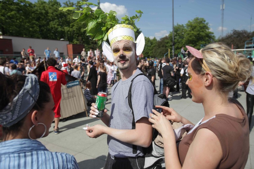 Igry 2013 Gliwice: Korowód studentów ruszył na lotnisko [ZDJĘCIA, WIDEO]