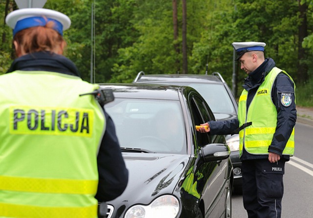 Kierowcy, którzy jechali na podwójnym gazie, stracili prawa jazdy.