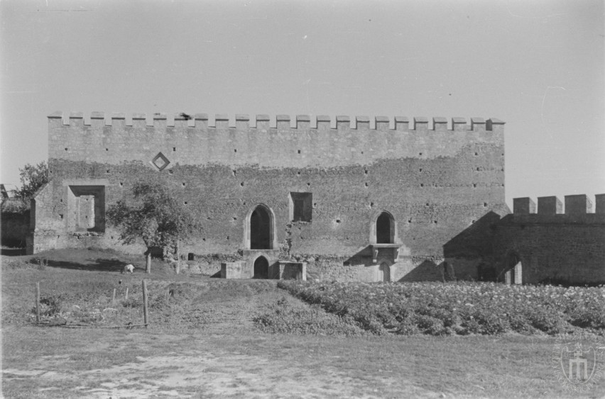 Szydłów, zamek królewski. Sala Rycerska, 1932/1952