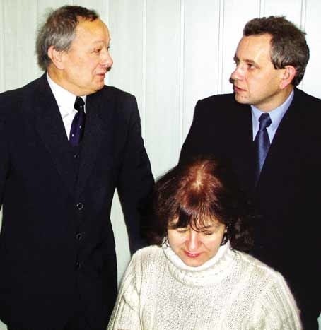 Przewodniczący Rady Miejskiej, Jan Wiącek (z lewej), radni Ewa Wójcicka i Wiesław Haraf - podobne jak pozostali radni - chcą zmniejszyć lokalne podatki firmom, które zwiększą zatrudnienie.