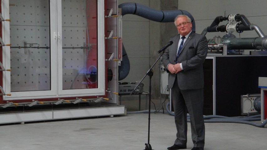 Dabrowa Górnicza: Otwarcie laboratorium Polskiego Klastra Aluminium z piecem do badań ogniowych 