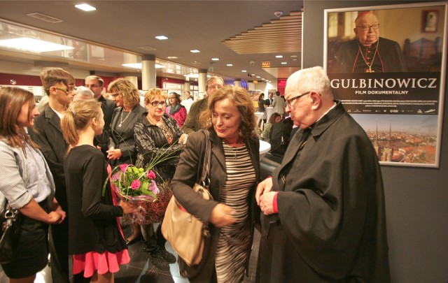 Jolanta Krysowata (na zdjęciu z kardynałem Gulbinowiczem)