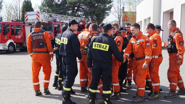 Strażacy z Jastrzębia wrócili do jednostki. Są wstrząśnięci akcją w Świebodzicach