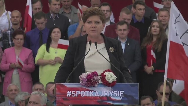 Beata Szydło: Zgłaszam propozycję, żeby w referendum postawić dodatkowe pytania