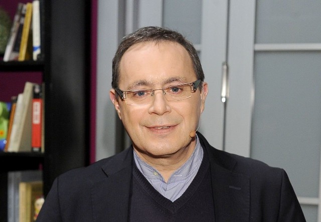 Jednym z prowadzących „Szkło kontaktowe” jest Tomasz Sianecki. Razem z satyrykiem Krzysztofem Daukszewiczem odwiedzi Pałacyk Zielińskiego.