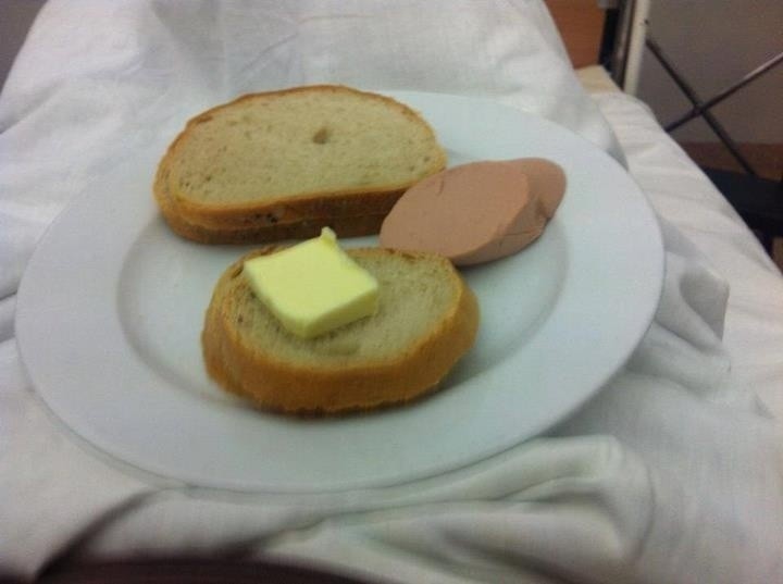 Zdjęcia szpitalnego jedzenia, nadesłane przez internautów