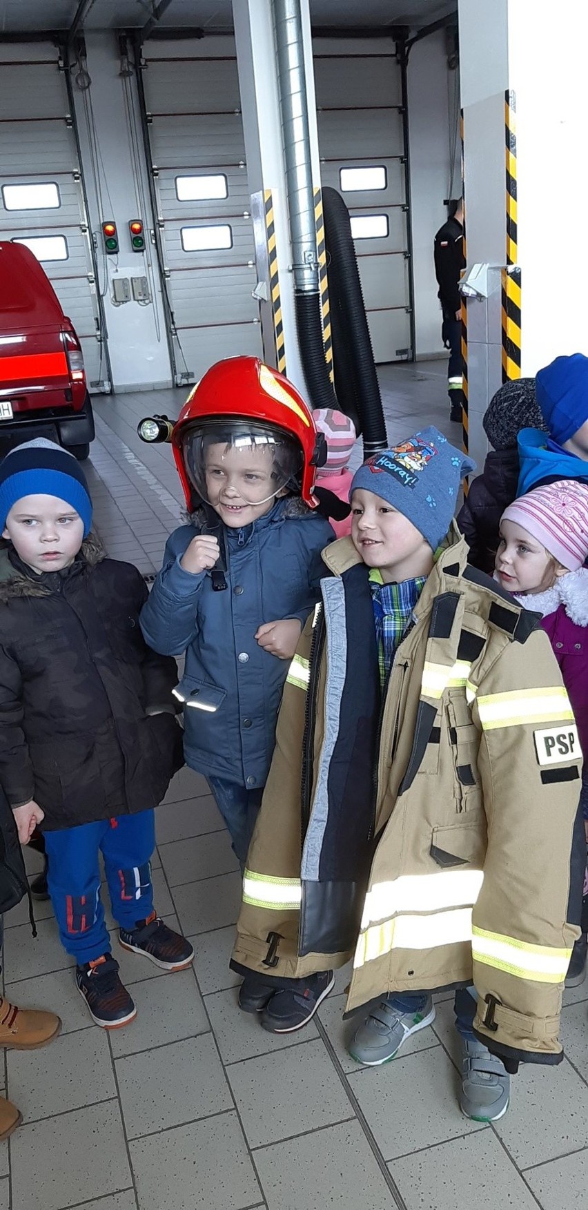 Przedszkolaki z Karnkowa odwiedziły strażaków z Lipna