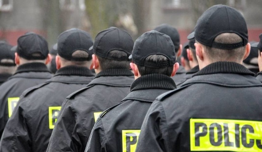 Młodzi policjanci na ulicach Koszalina