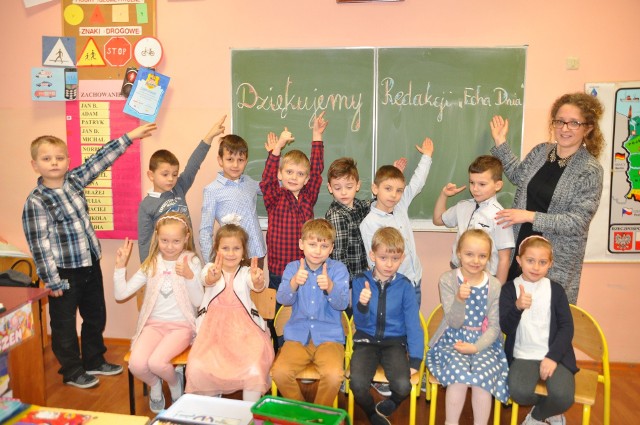 Klasa pierwsza z Publicznej Szkoły w Mirowie Starym przygotowała dla redakcji „Echa Dnia” m.in. takie symboliczne podziękowania.