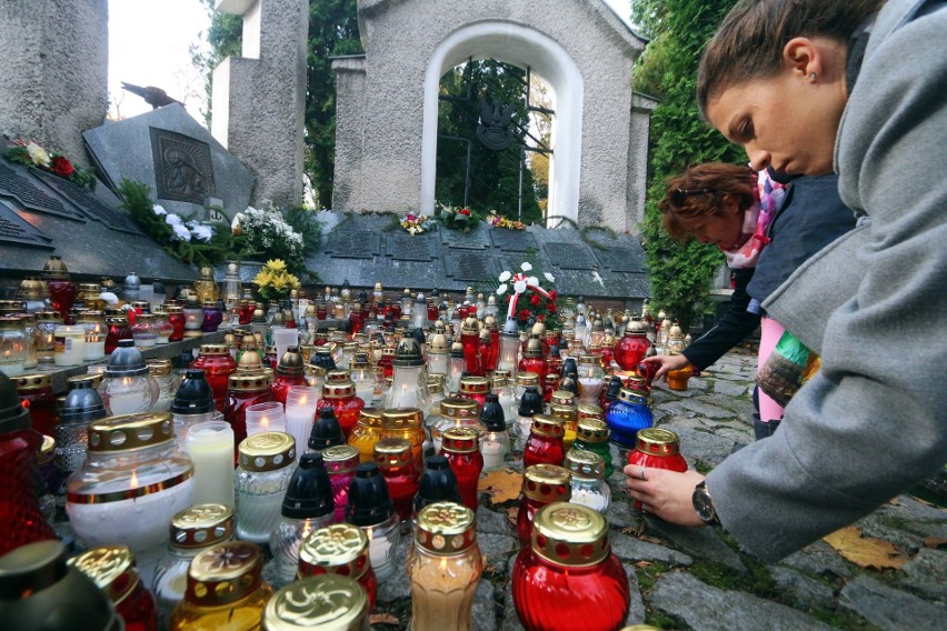 Wszystkich Świętych na najstarszym cmentarzu Lublina (ZDJĘCIA, WIDEO)