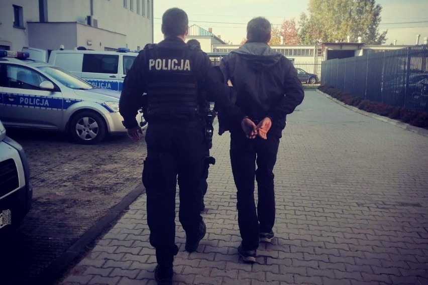 Poszukiwany 39-latek schował się przed koluszkowskimi policjantami... za lodówką