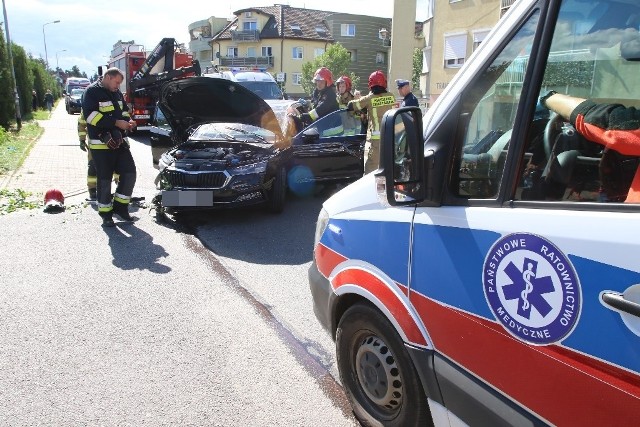 Kierowca stracił panowanie nad pojazdem na osiedlowej ulicy we Wrocławiu 1.09.2022