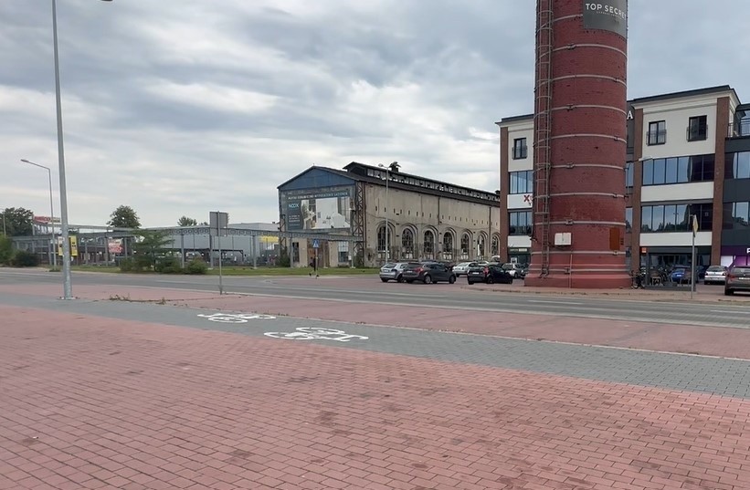 Przy ul. Metalurgii w Radomsku, obok komina, ma powstać nowy...