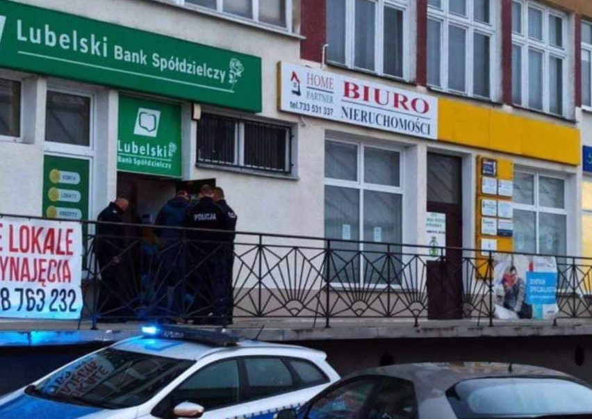 Kolejny napad na bank, tym razem w Puławach. Znów kobieta z nożem. "Nie wykluczamy żadnej możliwości"
