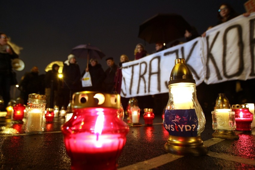 PiS-OFF we Wrocławiu. Kobiety protestowały (RELACJA, ZDJĘCIA)