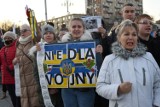 Protest "Solidarni z Ukrainą" w Częstochowie. Na Placu Biegańskiego solidarność z narodem ukraińskim demonstrowało około tysiąca osób