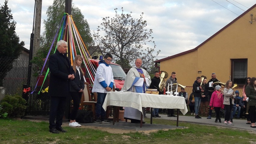 W Brzezinkach jest teraz odnowiony krzyż.