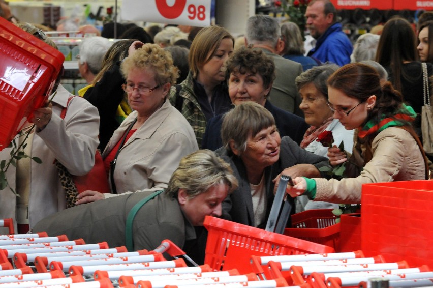 Tłum na otwarciu Auchan w Centrum Handlowym Rondo w Bydgoszczy [zdjęcia]