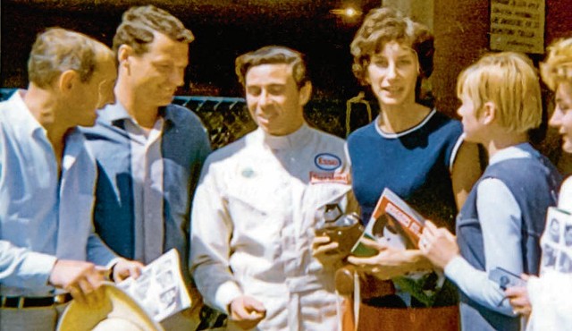 W 1960 r. na olimpiadzie w Rzymie zdobył wraz z drużyną srebrny medal w szabli. Jerzy Pawłowski z lewej, w środku Irena Szewińska