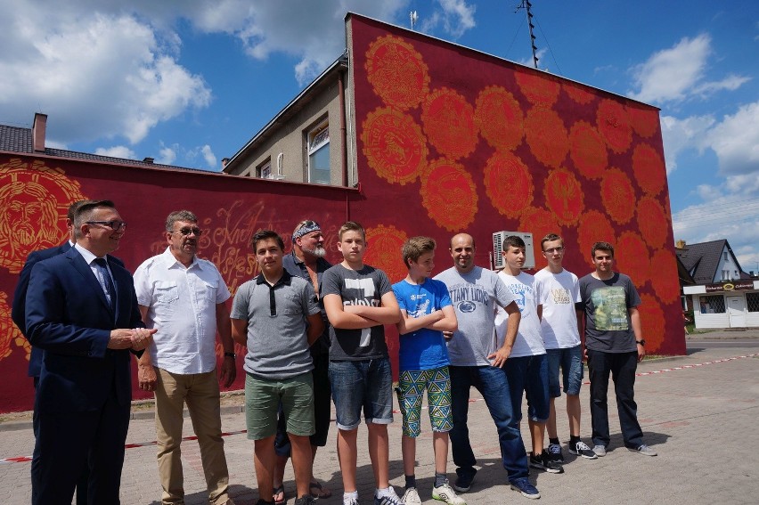 Gimnazjaliści z Wasilkowa namalowali historyczny mural