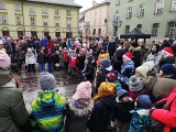 Kraków. Dzieci poszły w korowodzie św. Mikołaja [ZDJĘCIA]