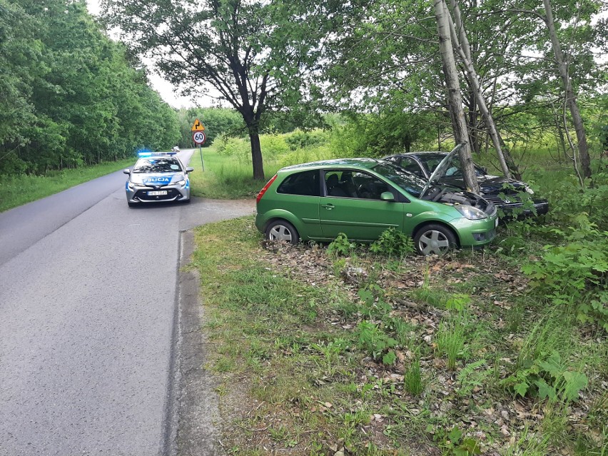 Wypadek na trasie Stale - Żupawa. Jedna osoba została ranna i trafiła do szpitala (ZDJĘCIA)