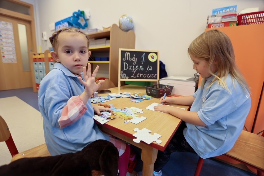 Nowy rok szkolny we Wrocławiu. UNICEF wspiera edukację ukraińskich dzieci  (ZDJĘCIA)