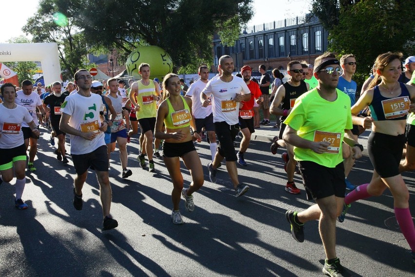 Bieg Fabrykanta 2016. 10 kilometrów szlakiem fabrykanckiej Łodzi [ZDJĘCIA]