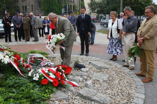 Uroczystości na skwerze Solidarności w Opolu.