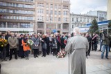 Międzynarodowy Dzień Teatru w Łodzi. Artyści złożyli kwiaty pod pomnikiem Schillera [ZDJĘCIA]