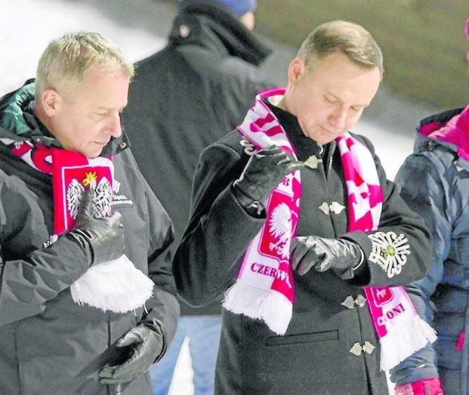 Prezydent Andrzej Duda lubi mieć symbol parzenicy wyszyty na...