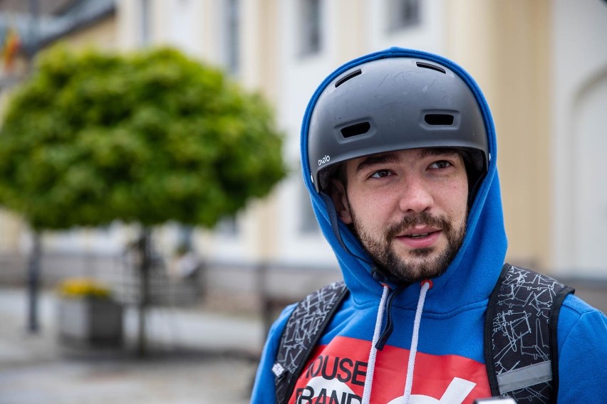 Bez maseczek. Nakaz zasłaniania ust i nosa częściowo zniesiony. Czy to dobrze?