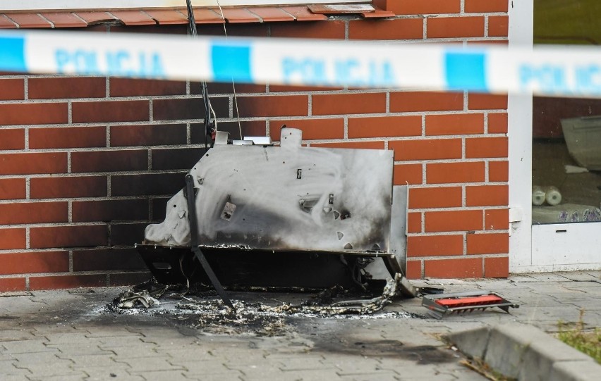 Policja na miejscu zdarzenia przy ul. Saperów w Bydgoszczy....