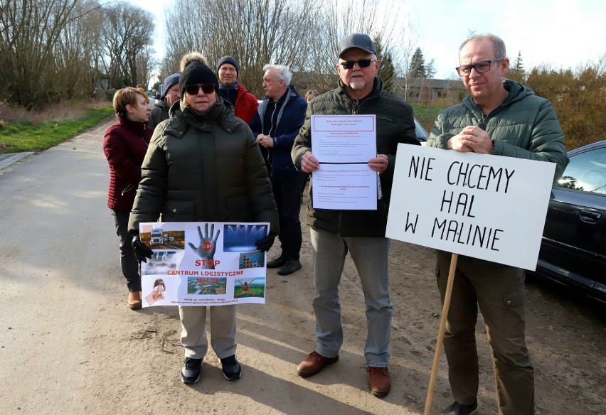 Protest mieszkańców podwrocławskiego Malina w gminie Wisznia...