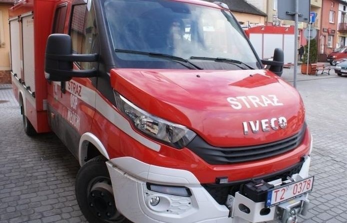 Piękne nowe Iveco na OSP Włochy. To pierwszy nowy wóz strażacki w gminie Nowa Słupia