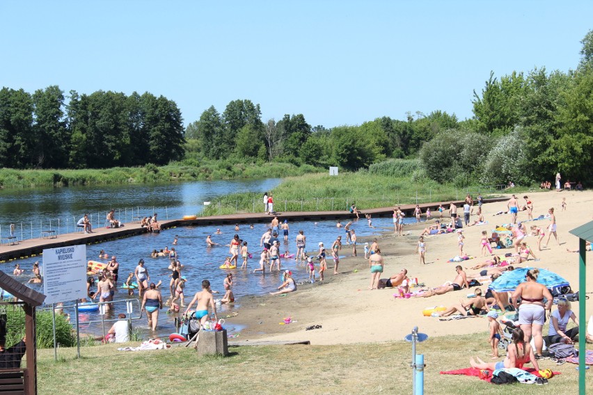 Ostrołęka. Upalna niedziela 30.06.2019 na plaży miejskiej [ZDJĘCIA]