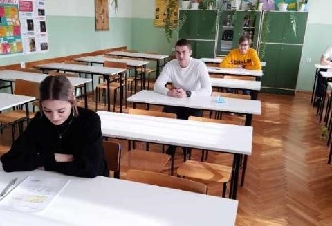 W piątek, 5 marca w Zespole Szkół w Połańcu uczniowie pisali próbny egzamin maturalny z języka angielskiego.Więcej zdjęć na kolejnych slajdach>>>