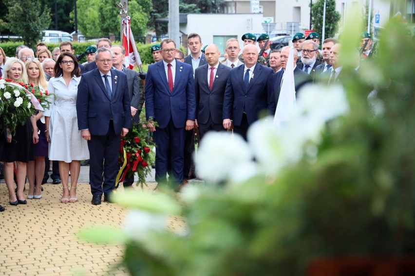 Lublin uczcił pamięć ofiar rzezi wołyńskiej. Zobacz zdjęcia