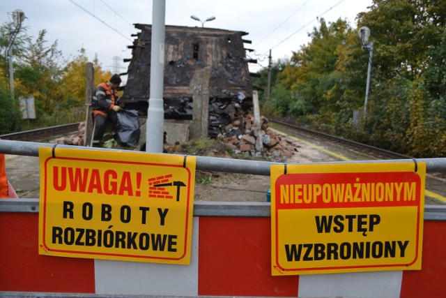 Dworzec PKP Rybnik - Paruszowiec: Wyburzają stare szalety