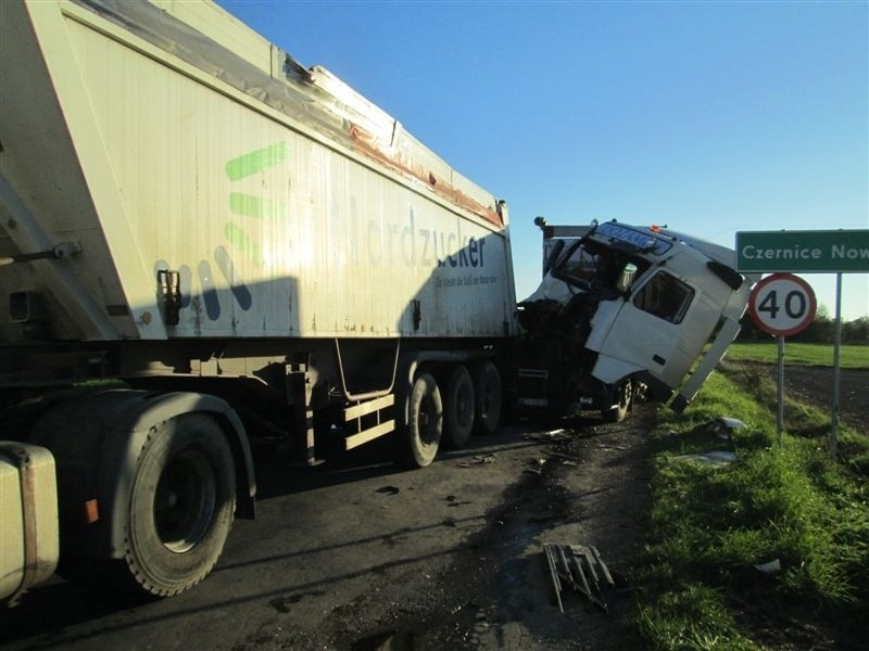 Najbardziej ucierpiało volvo. Kabina została w zasadzie...