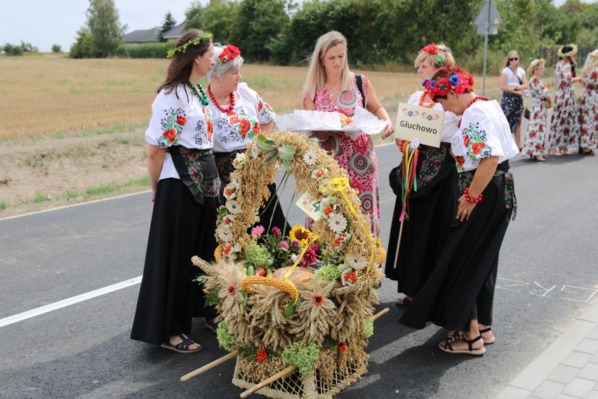 Powiatowo-gminne dożynki odbyły się w sobotę w Grzywnie.