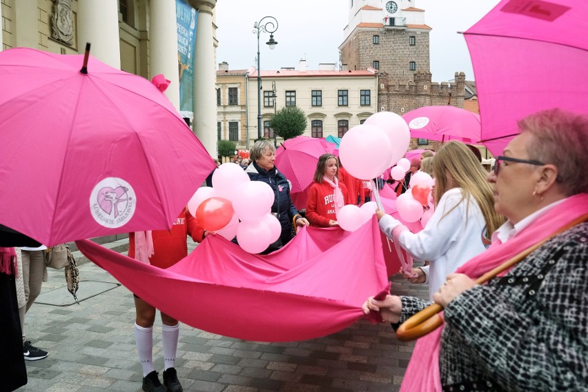 Lublin. „Marsz Różowej Wstążki” przeszedł deptakiem Krakowskiego Przedmieścia