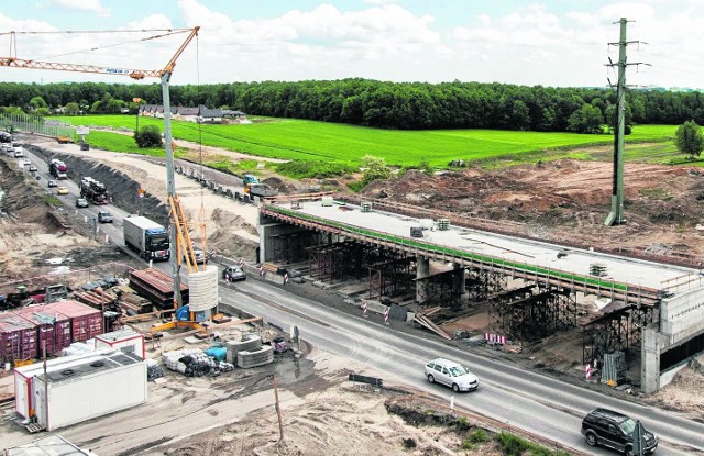 Tak wygląda budowa estakady przy wjeździe do Tychów