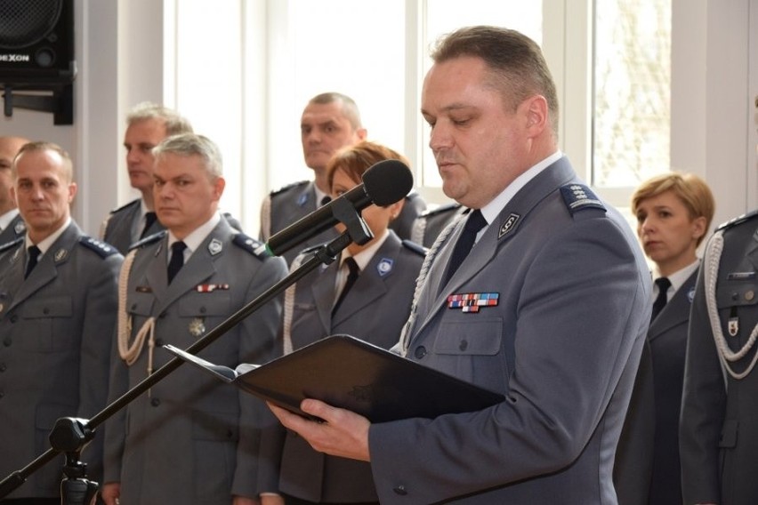 Nowo przyjęci policjanci po szkoleniu trafią do komend w Rzeszowie, Tarnobrzegu, Stalowej Woli i Kolbuszowej (zdjęcia)