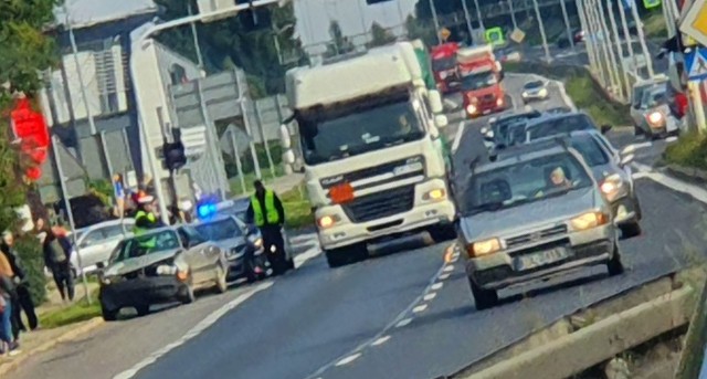 Kolizja na skrzyżowaniu ulicy Kościuszki z DK94 w Olkuszu
